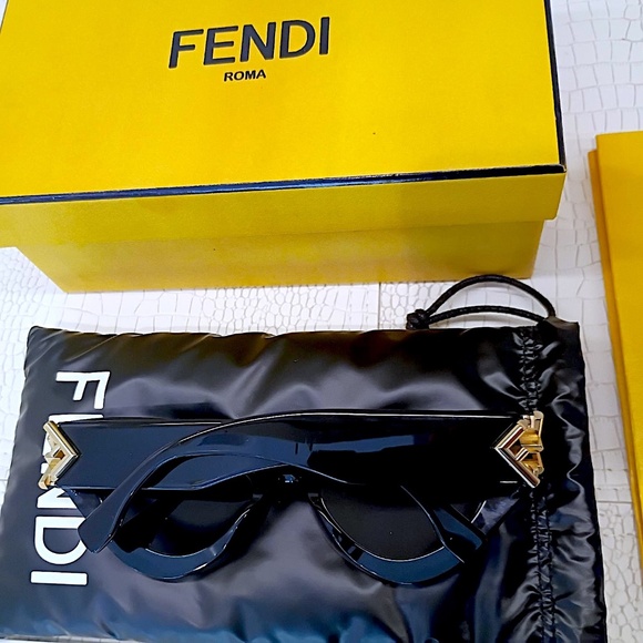 The NEW FENDI FE40146I Diamonds FF Logo 40146 Black Gold Fashion Cat Sunglasses - Picture 11 of 16